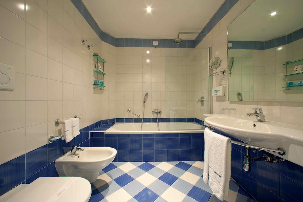 Bristol Hotel Sorrent
